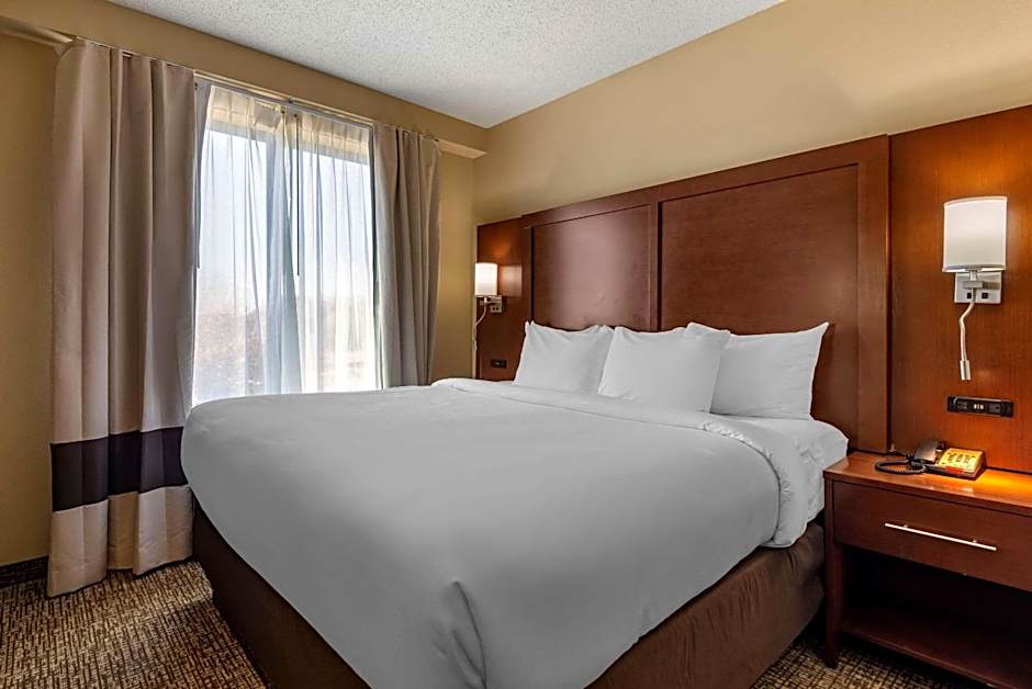 Comfort Suites Huntersville near Lake Norman