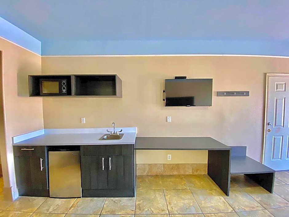 Texas Inn & Suites McAllen at La Plaza Mall and Airport