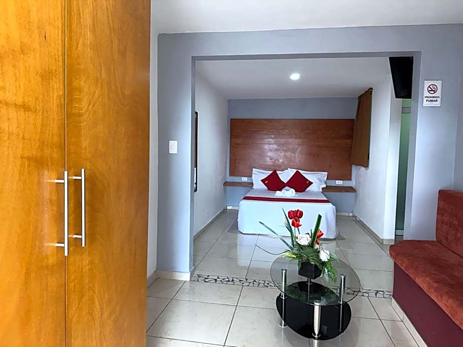 OYO Hotel Familiar Tollan