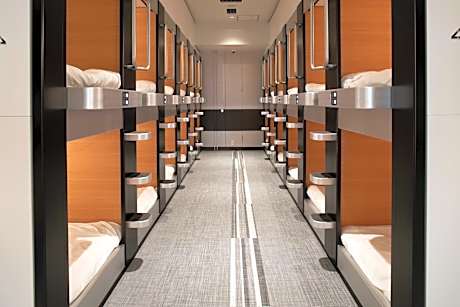 Male Dormitory Room with Shared Shower Room - Non-Smoking