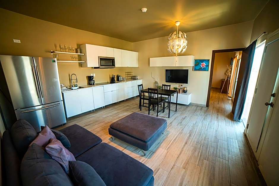 California Comfort & Suites