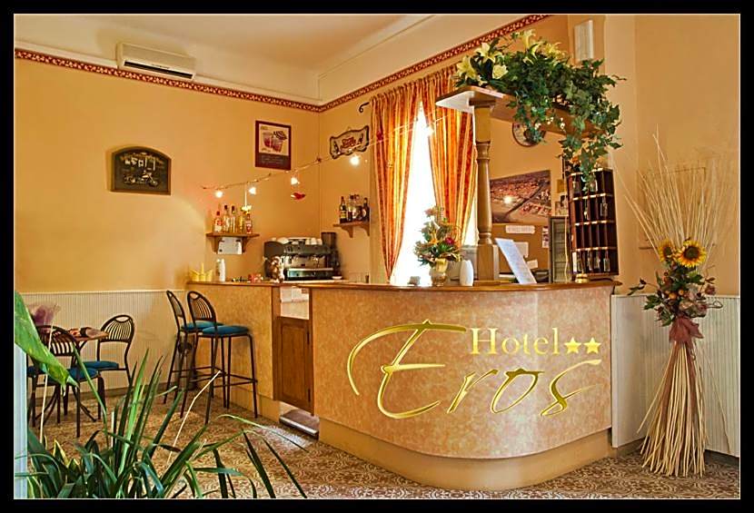 Photo 1 of 49 of Hotel Eros