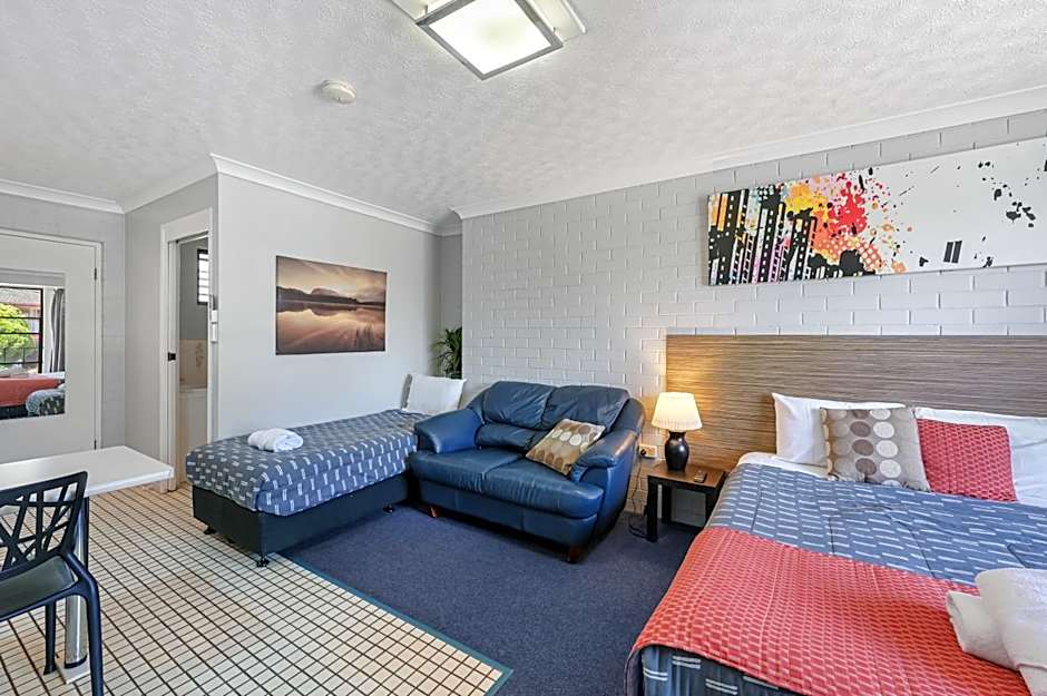 A Raceview Motor Inn