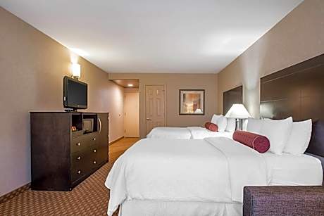 2 Double Beds, Suite, Nonsmoking