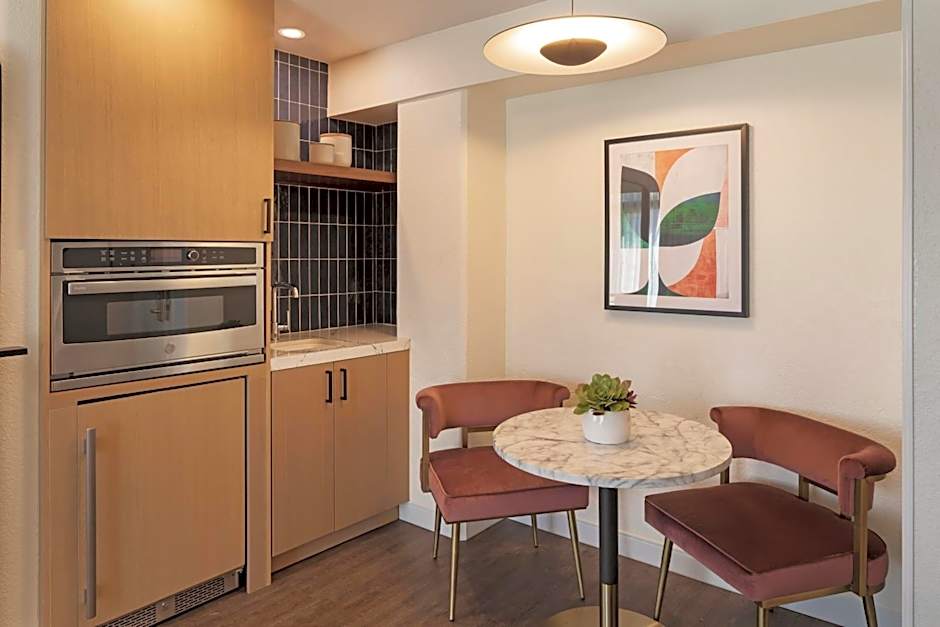 Burton House, Beverly Hills, A Tribute Portfolio Hotel