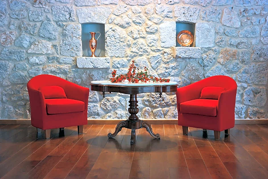 Ellinon Thea Arachova