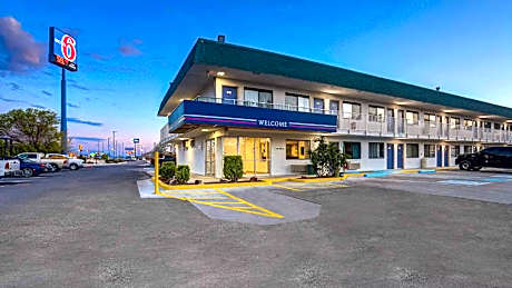 Motel 6-Grants, NM