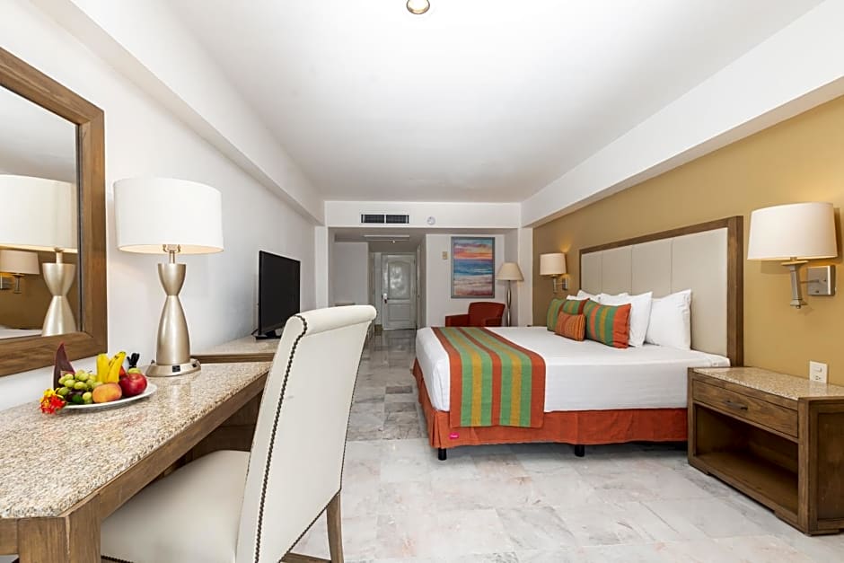 Tesoro Ixtapa Beach Resort