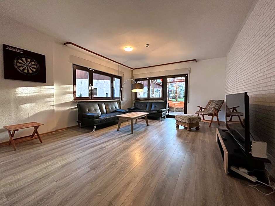 Parkplätze, Einzelbetten, 2 TVs, Balkon, Terrasse, fast Wi-Fi bis zu 1000 Mbit, Homeoffice