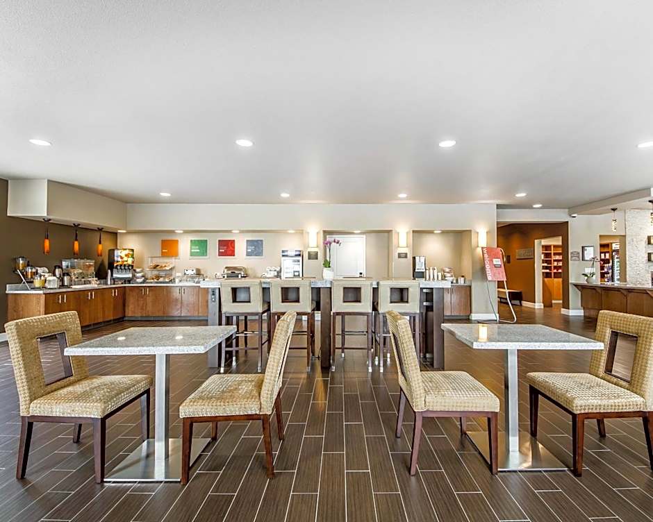 Comfort Suites Woodland - Sacramento Airport