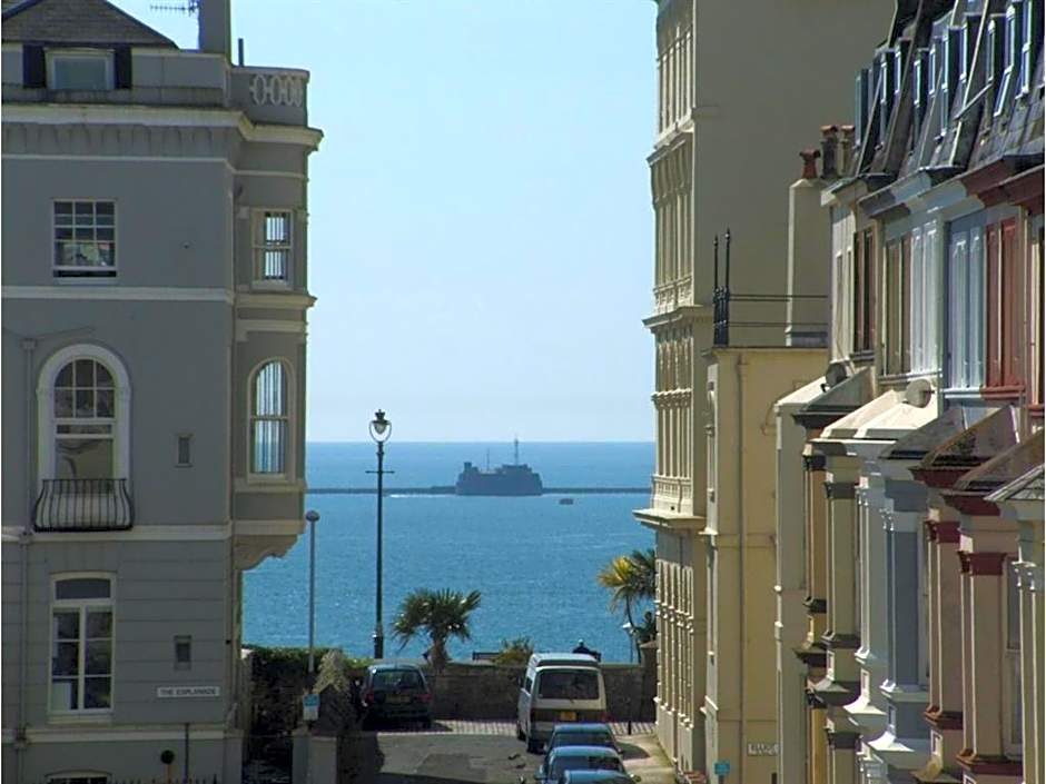 LAMPLIGHTER GUESTHOUSE