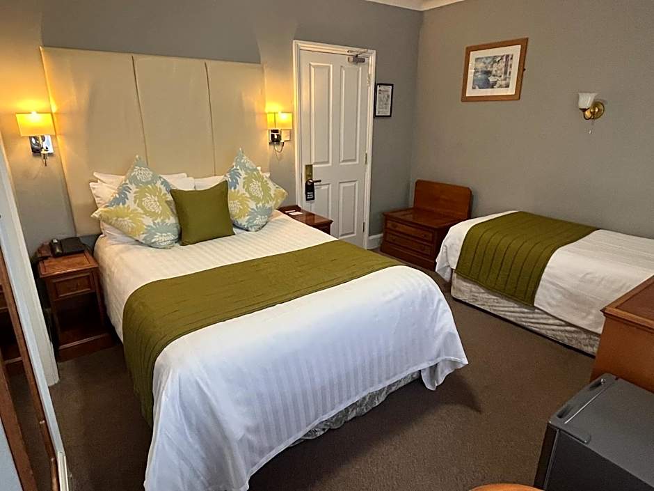 Sorrento Hotel & Restaurant