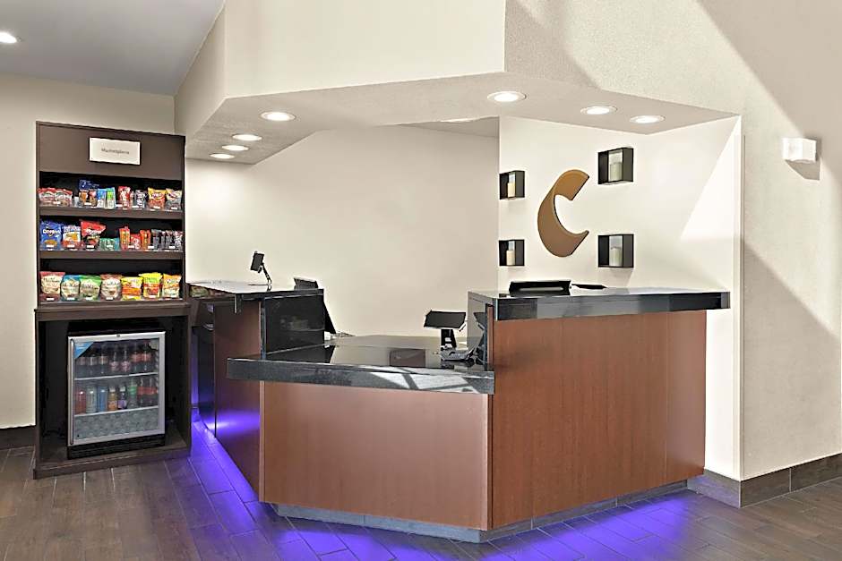 Comfort Suites   University