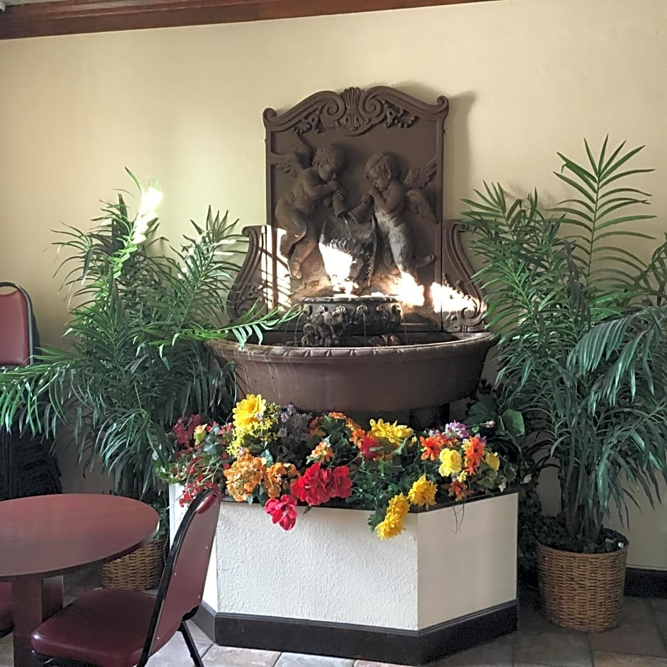 Garden Inn & Suites