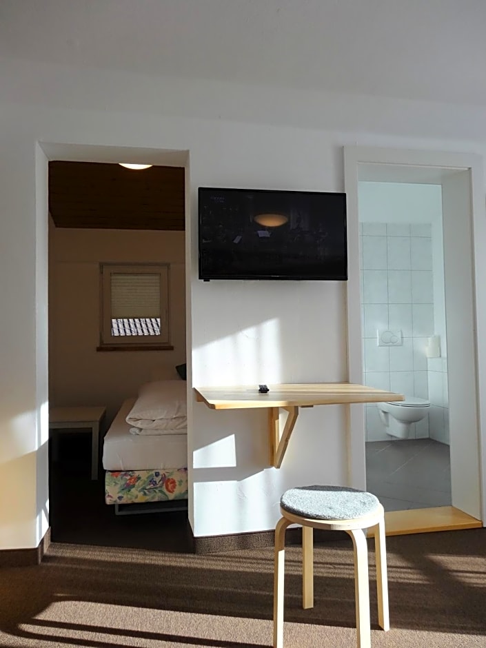 Bhome Gästehaus b&b / Apartments