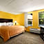 La Casa Inn & Suites-Middleboro