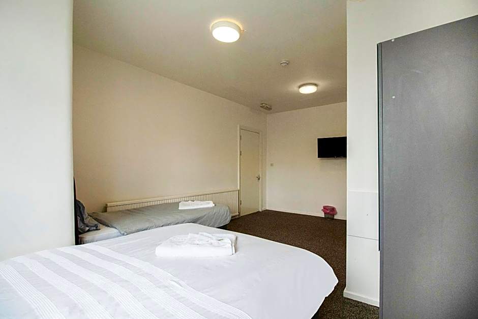 OYO The Longlands Hotel