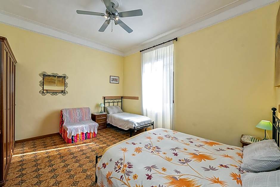 A Vinicius Et Mita Guest House