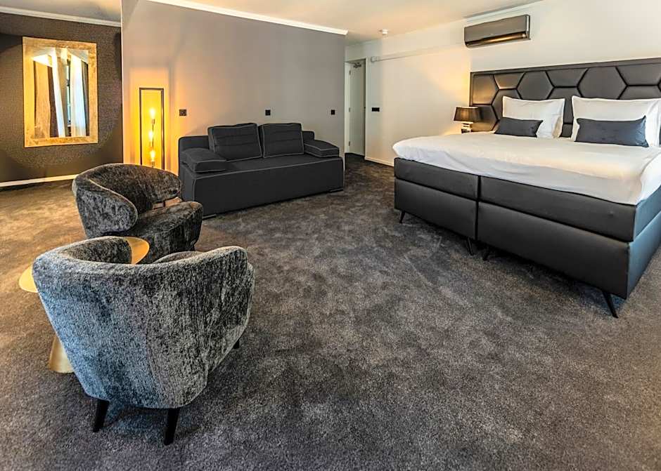 Square Boutique Hotel & Brasserie