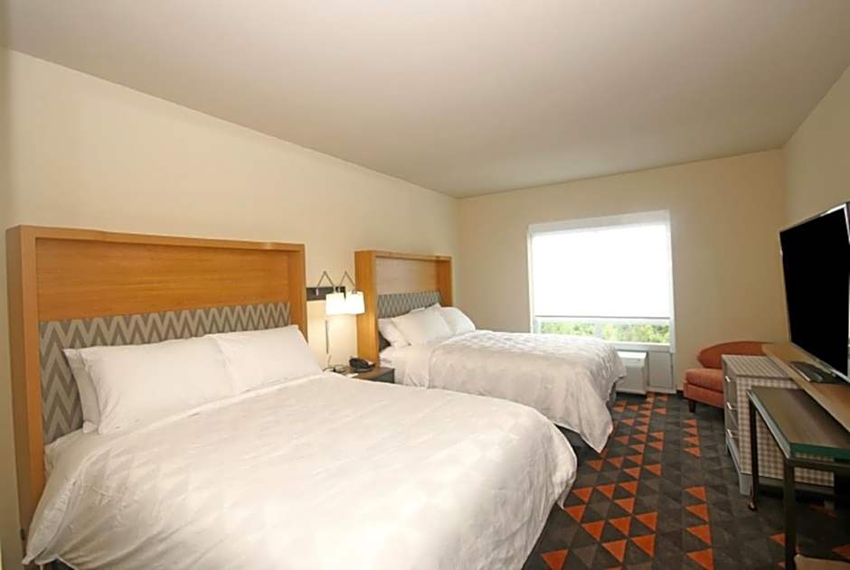 Holiday Inn Hotel And Suites Fayetteville W-Fort Bragg Area By IHG