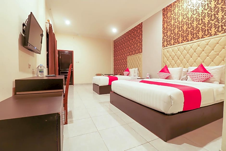 OYO 1117 New Garuda Hotel