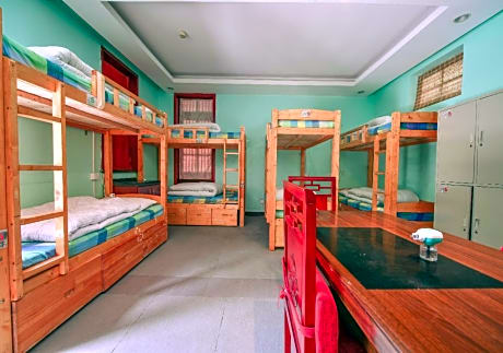 Single Bed in Multi-Bed Dormitory Room (Male)