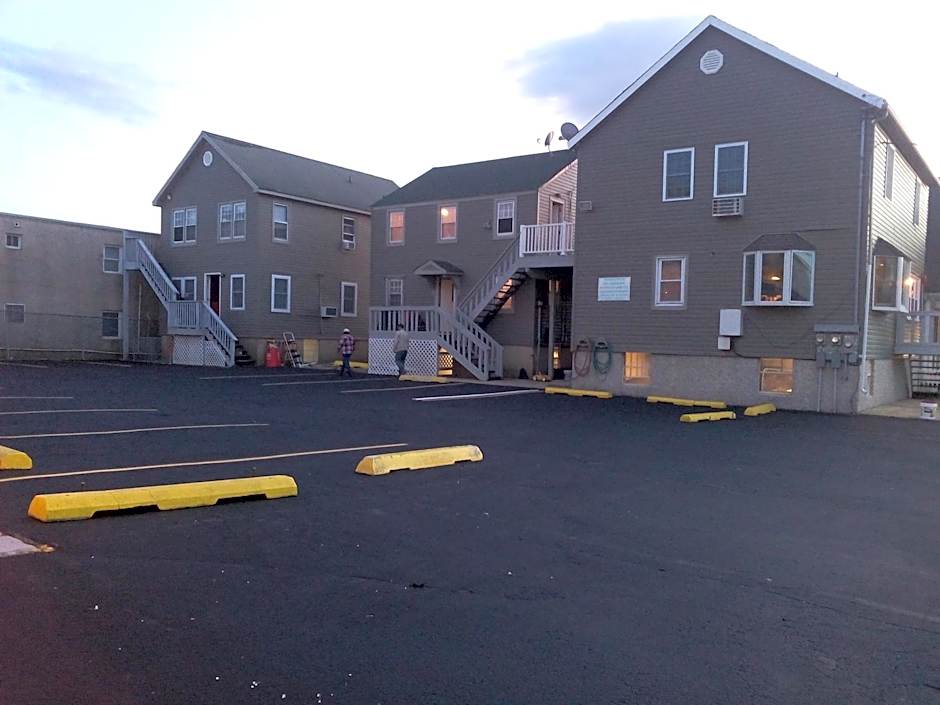 Four Winds Motel