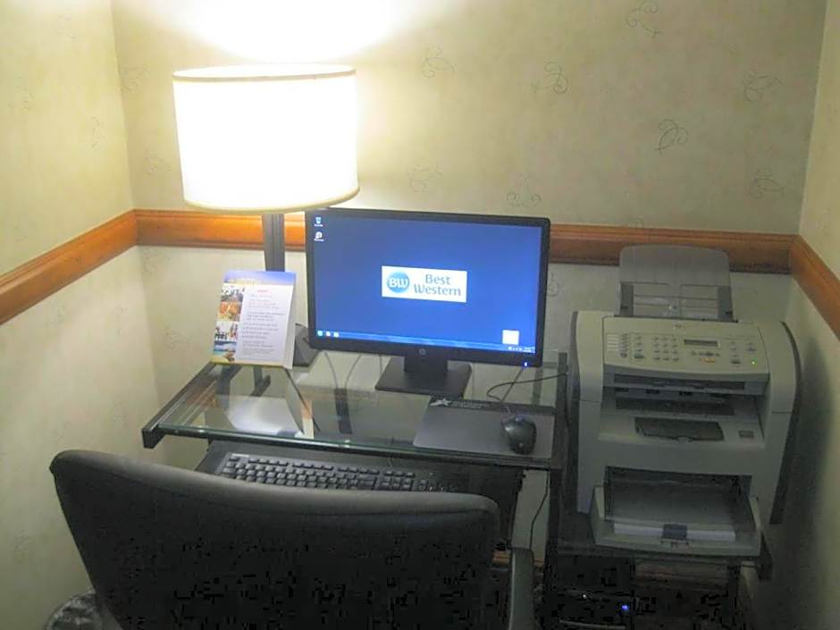 Airport Inn