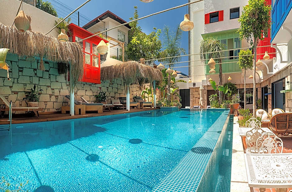 TNR  Otel  & Spa