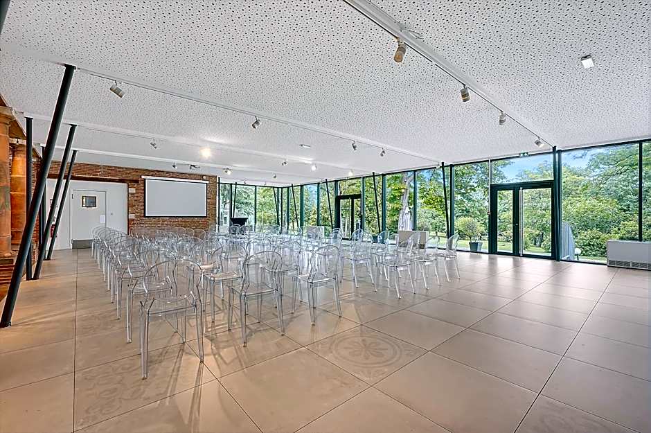 Le Domaine de Montjoie  BW Premier Collection