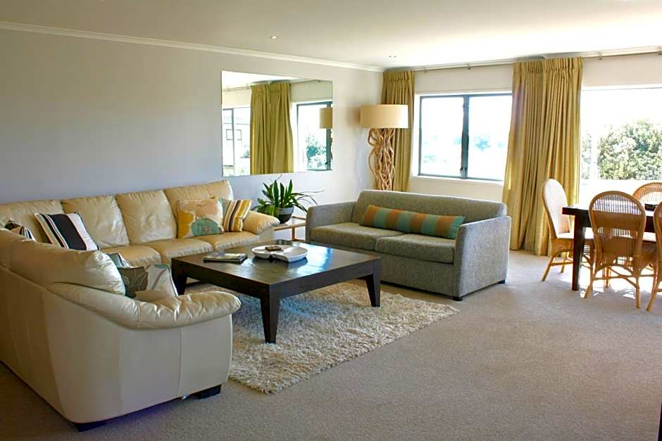 The Reef Beachfront Apartments