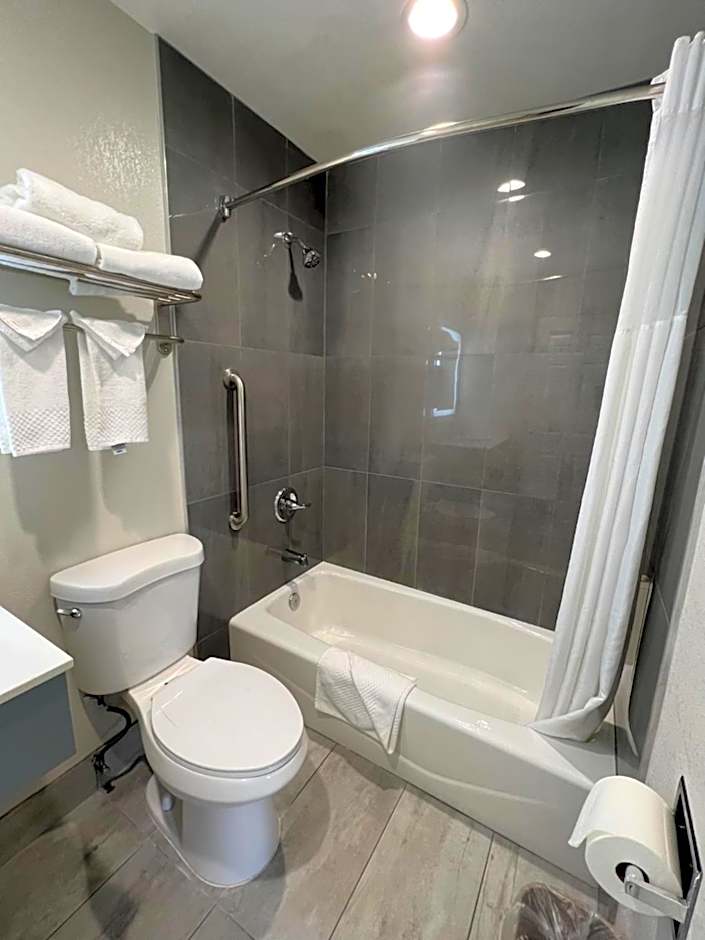Quality Inn Tracy I-205
