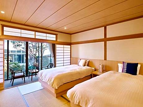 Twin Room with Shower