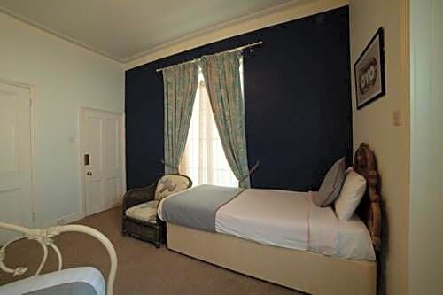 Fines Bayliwick Hotel