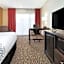 La Quinta Inn & Suites by Wyndham Clearwater Central