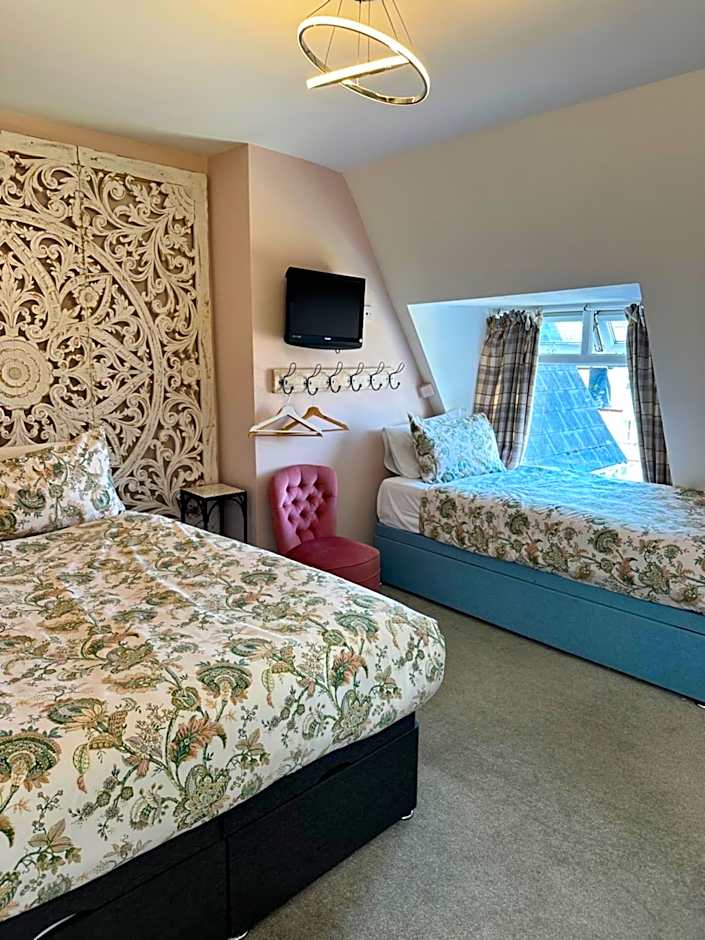 The Boho - 4 min walk to beach & town