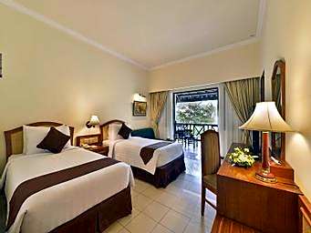 Grand Whiz Hotel Trawas