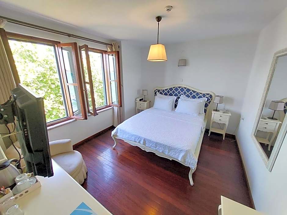 Ferahi Evler Ayvalık