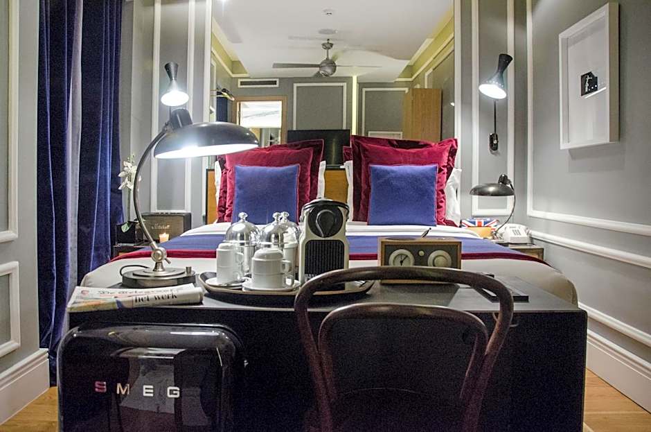 Browns Central Hotel