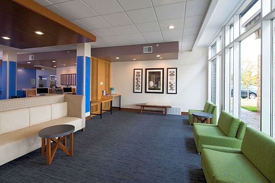 Holiday Inn Express Hotel & Suites Bay City By IHG