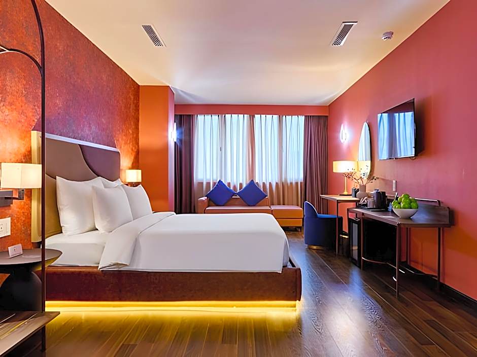 Kin Hotel Ly Tu Trong