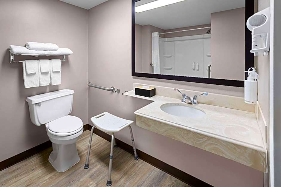 Super 8 by Wyndham Henrietta/Rochester Area