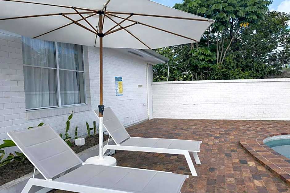 Cooks Endeavour Motor Inn - Near beach & Gold Coast Airport