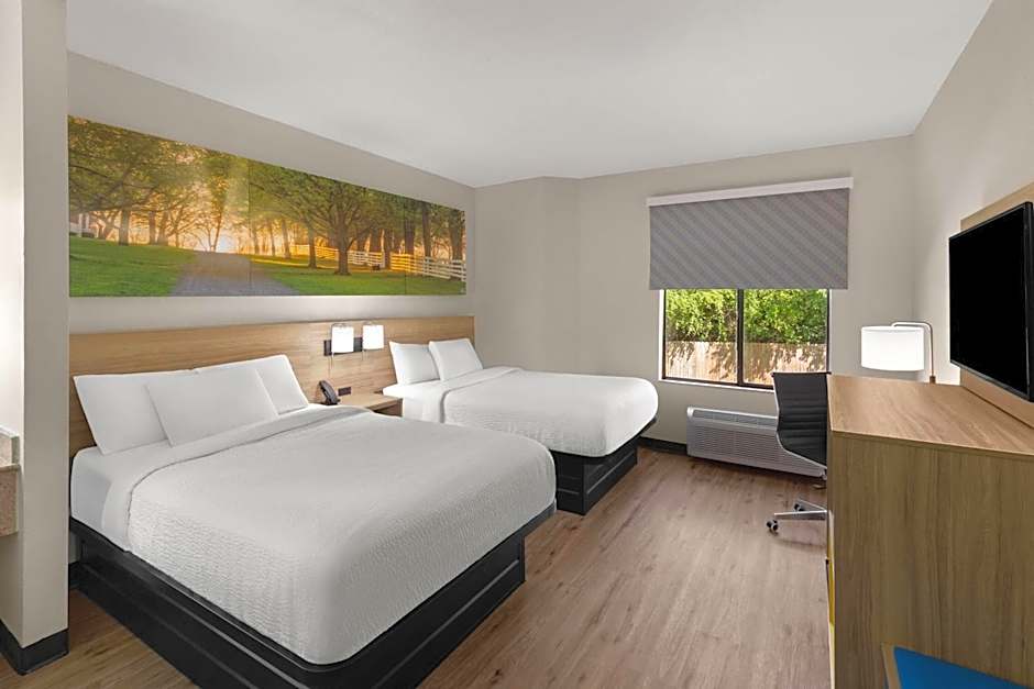 Days Inn by Wyndham McDonough