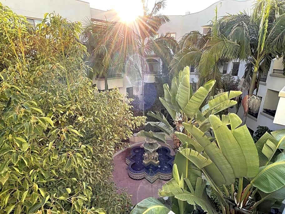 Cozy 2 Bedroom 2 Bathroom Condo with Pool, Gym, Spa