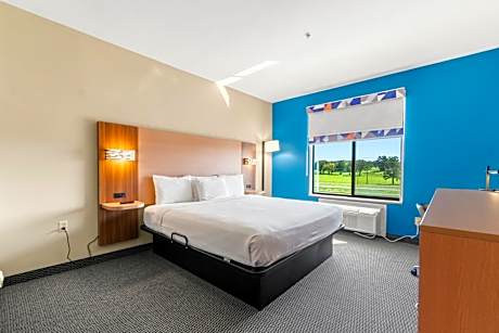 1 King Bed Accessible Non Smoking