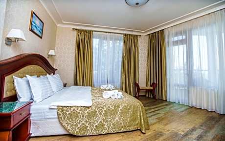 King Suite with Sea View