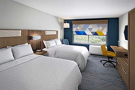 2 Queen Beds Standard Communications Accessible
