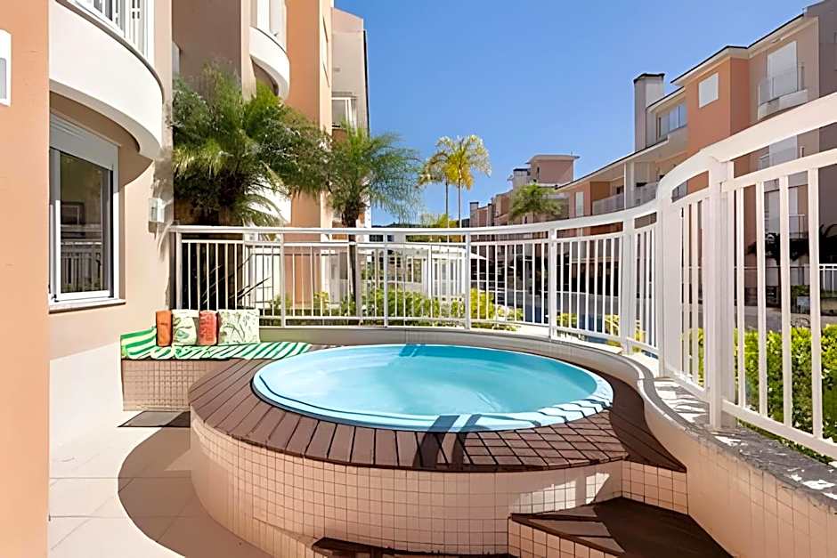 Residencial com piscina a apenas 150 metros da Praia dos Ingleses Lado Norte