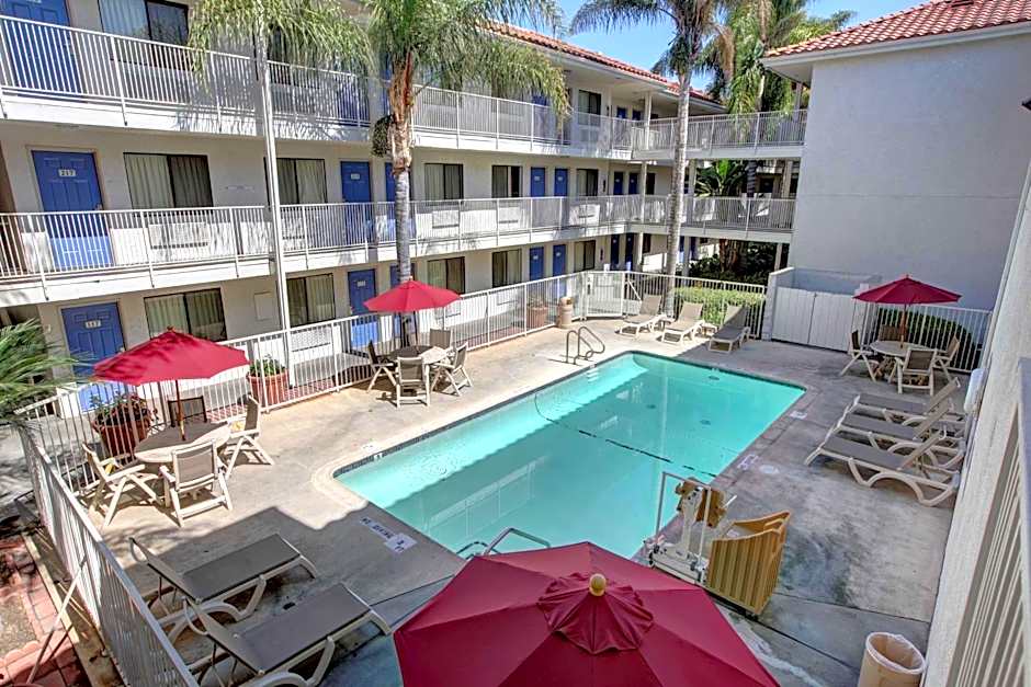 Motel 6-Bellflower, CA - Los Angeles